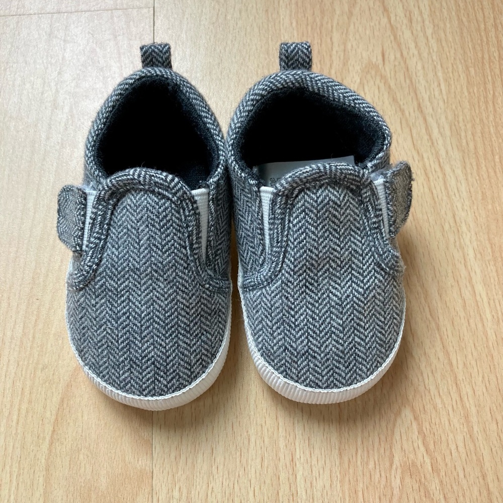 Just One You by Carter’s: gray herringbone pattern easy on shoes. 0-3 months. - Picture 3 of 6